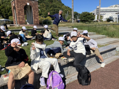 6198D903-8C37-42F2-BB5C-E5CEF24727C5